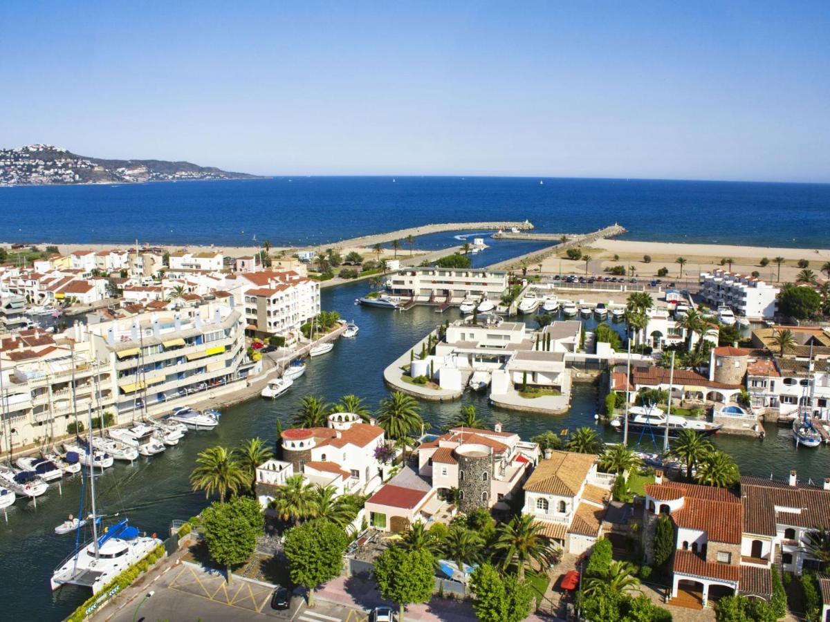 Holiday Home Requesens Canal Empuriabrava Esterno foto