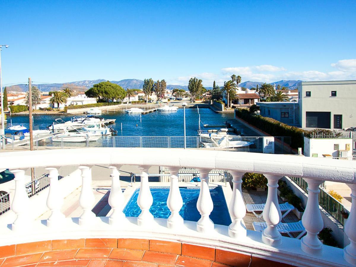 Holiday Home Requesens Canal Empuriabrava Esterno foto