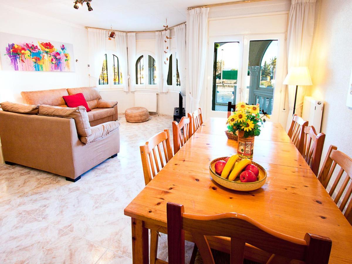 Holiday Home Requesens Canal Empuriabrava Esterno foto